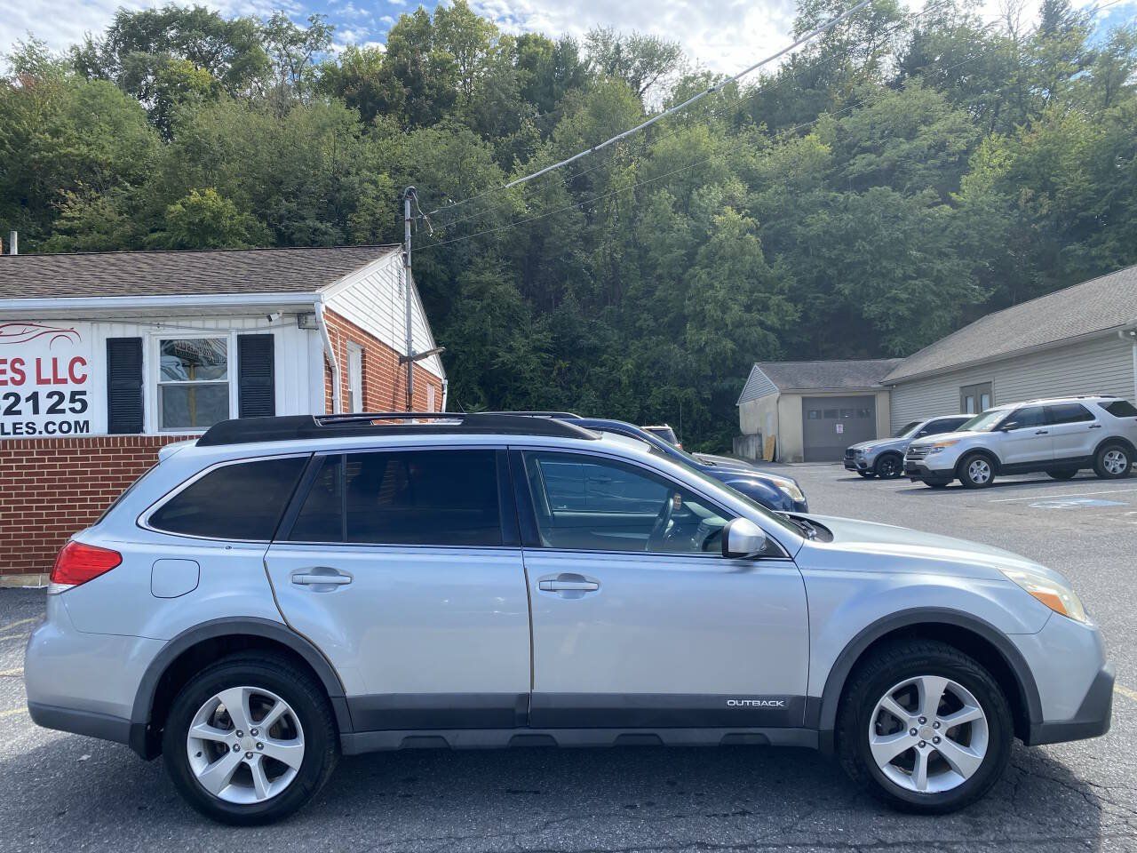 Used 2013 Subaru Outback 2.5i Premium AWD/4WD image 4