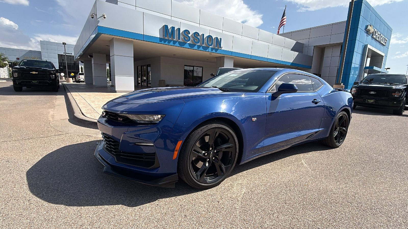 Used 2023 Chevrolet Camaro SS RWD image 2
