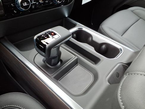 New 2026 GMC Sierra 1500 SLT image 19