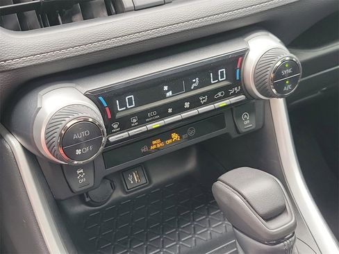 Used 2023 Toyota RAV4 XLE w/ Convenience Package image 28