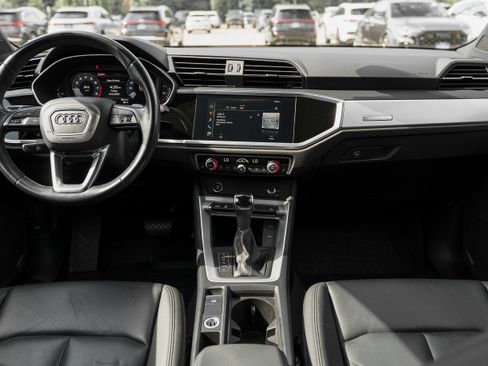 Used 2021 Audi Q3 2.0T Premium w/ Convenience Package AWD/4WD image 6