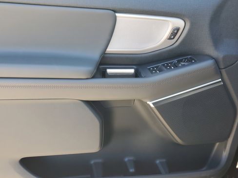 New 2025 Ford Expedition Active image 12