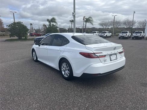 Used 2025 Toyota Camry LE image 6