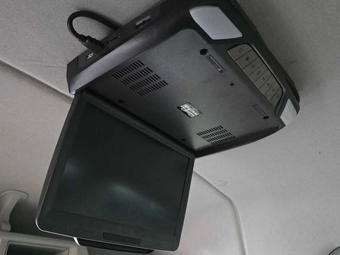 Used 2018 Ford Transit 350 XLT image 27