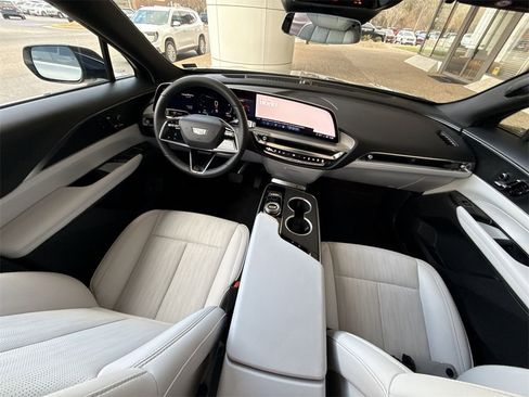 Certified 2025 Cadillac Lyriq Luxury image 21