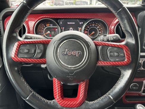 Certified 2020 Jeep Wrangler Unlimited Sahara AWD/4WD image 8