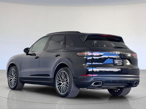 Certified 2023 Porsche Cayenne AWD/4WD image 3