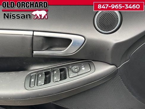 Used 2025 Hyundai Sonata SEL AWD/4WD image 9