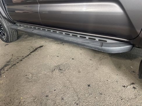 Used 2021 Toyota Tacoma TRD Sport image 8