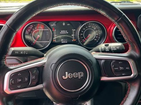 Used 2022 Jeep Wrangler Unlimited Rubicon w/ LED Lighting Group AWD/4WD image 9