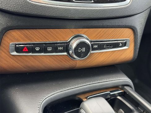 Certified 2023 Volvo XC90 B6 Core w/ Protection Package Premier image 28