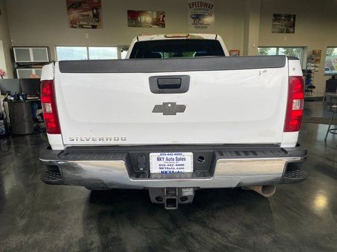 Used 2013 Chevrolet Silverado 2500 W/T AWD/4WD image 5