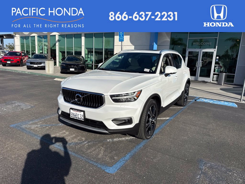 Used 2020 Volvo XC40 T5 Inscription AWD/4WD image 1