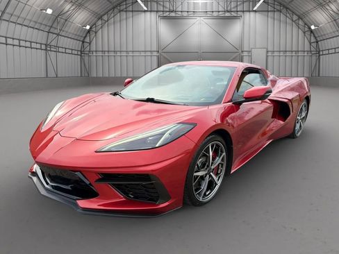 Used 2021 Chevrolet Corvette Stingray Premium Conv w/ Z51 Performance Package RWD image 30
