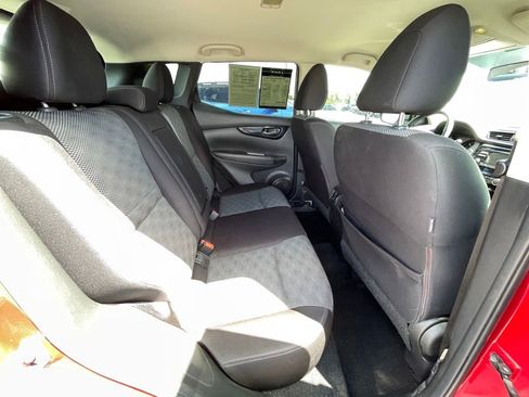 Used 2018 Nissan Rogue Sport SV FWD image 22