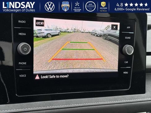 New 2025 Volkswagen Taos SE image 12