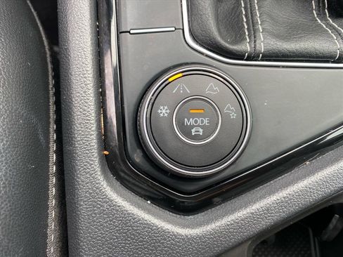 Used 2023 Volkswagen Taos SEL AWD/4WD image 13