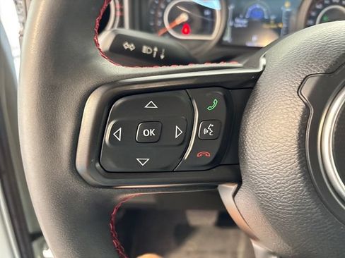 Used 2024 Jeep Wrangler Unlimited Rubicon w/ Technology Group AWD/4WD image 8