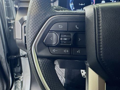 Used 2025 Toyota Tacoma TRD Sport AWD/4WD image 16