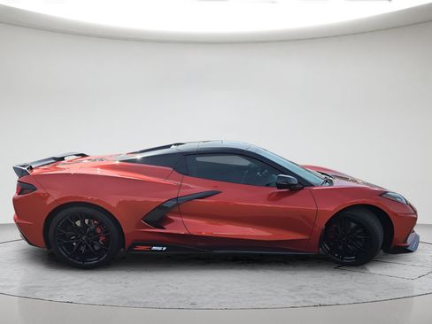 Used 2023 Chevrolet Corvette Stingray Premium Conv w/ Z51 Performance Package RWD image 2