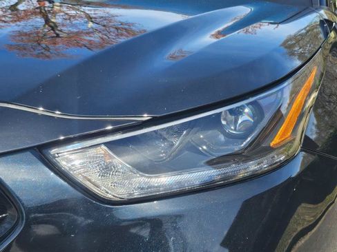 Used 2024 Toyota Highlander XSE FWD image 27