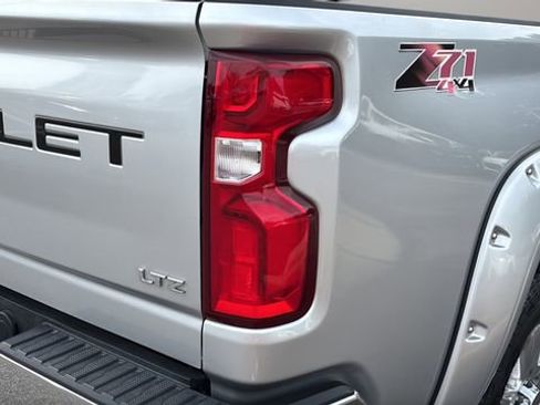 Used 2021 Chevrolet Silverado 2500 LTZ w/ LTZ Premium Package image 35
