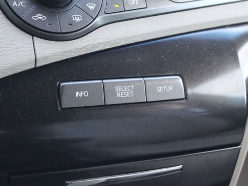 Used 2011 Toyota Sienna LE image 31