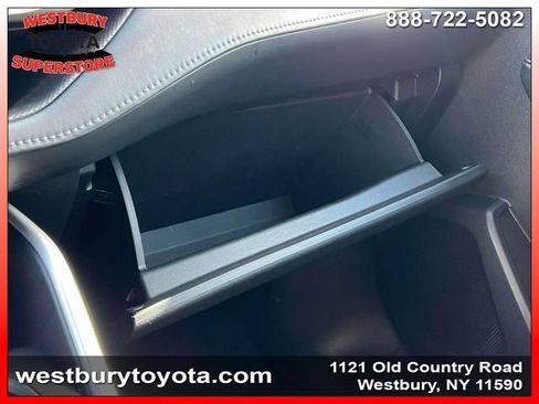 Used 2021 Toyota Highlander XLE image 32