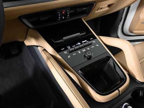 Certified 2026 Porsche Cayenne Coupe AWD/4WD image 18