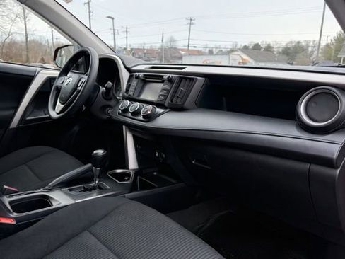 Used 2016 Toyota RAV4 LE image 13