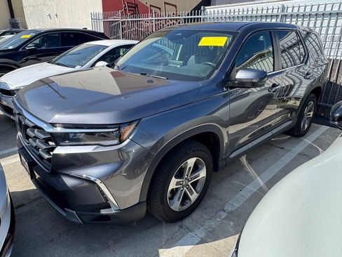 Used 2024 Honda Pilot EX-L image 2