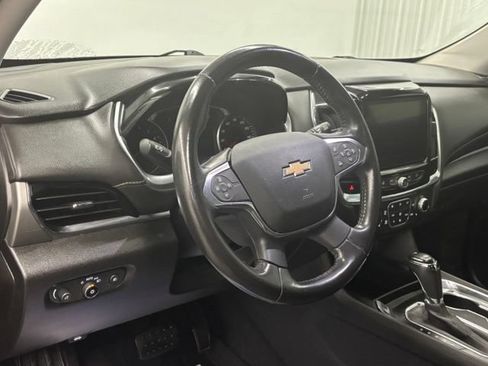 Used 2020 Chevrolet Traverse LT FWD image 18