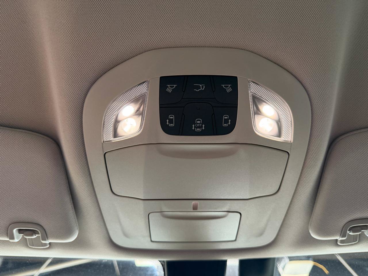 Used 2019 Chrysler Pacifica Touring-L FWD image 55