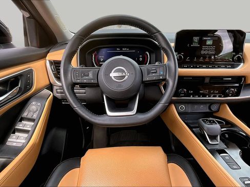 Used 2023 Nissan Rogue Platinum FWD image 6