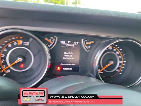 Used 2021 Jeep Gladiator Sport AWD/4WD image 17