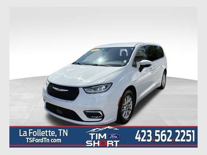 Used 2023 Chrysler Pacifica Touring-L
