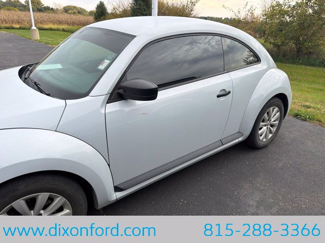 Used 2017 Volkswagen Beetle 1.8T FWD image 2