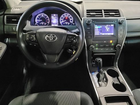 Used 2016 Toyota Camry LE FWD image 22