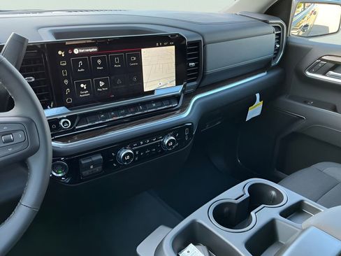 New 2026 GMC Sierra 1500 SLE image 27