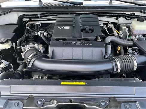 Used 2020 Nissan Frontier SV RWD image 32
