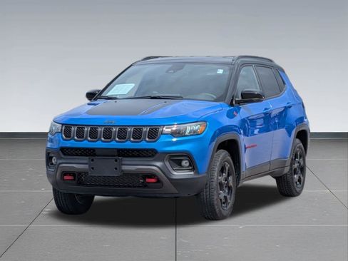 Used 2024 Jeep Compass Trailhawk AWD/4WD image 9