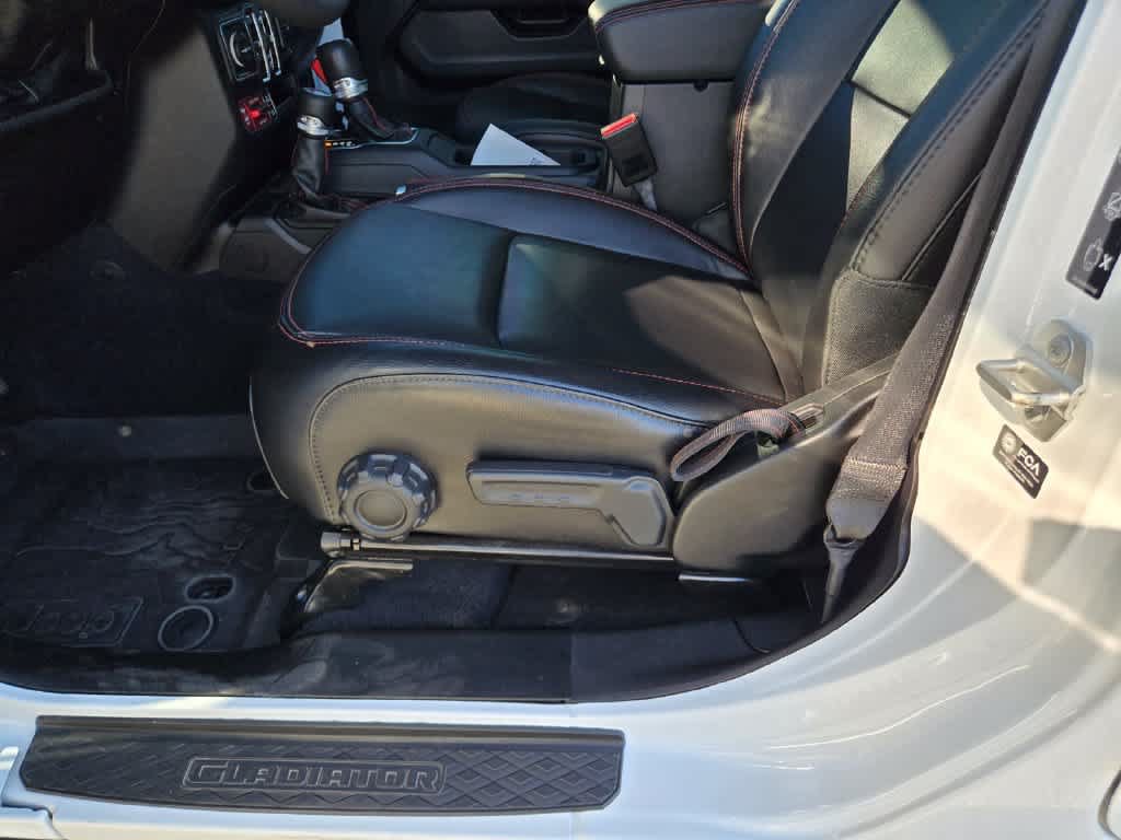 Used 2023 Jeep Gladiator Rubicon w/ LED Lighting Group AWD/4WD image 18