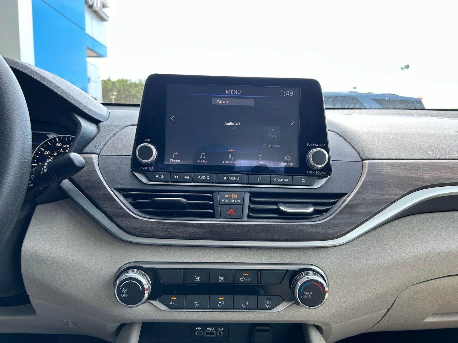 Used 2025 Nissan Altima 2.5 SV FWD image 13