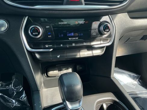 Used 2019 Hyundai Santa Fe Limited AWD/4WD image 22
