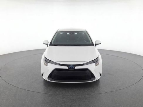 Used 2024 Toyota Corolla LE FWD image 5