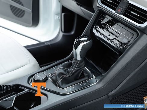 Used 2025 Volkswagen Taos SE w/ Panoramic Sunroof Package image 33