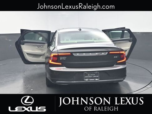 Used 2024 Volvo S90 B6 Ultimate image 25