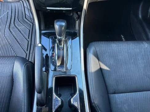 Used 2017 Honda Accord Sport image 24