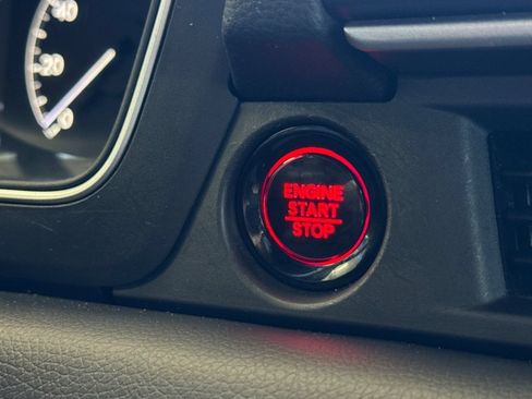Certified 2025 Honda Pilot Sport image 23