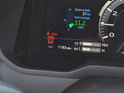 Used 2025 Toyota Sequoia Platinum AWD/4WD image 29